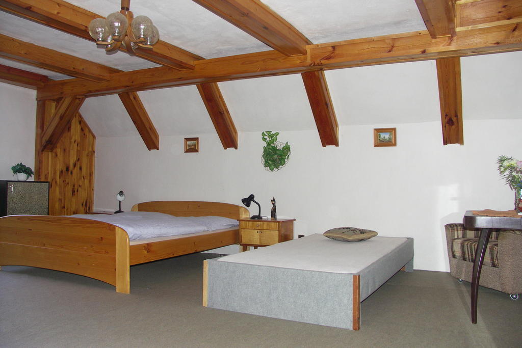 Edy Dum Villa Svoboda nad Upou Luaran gambar